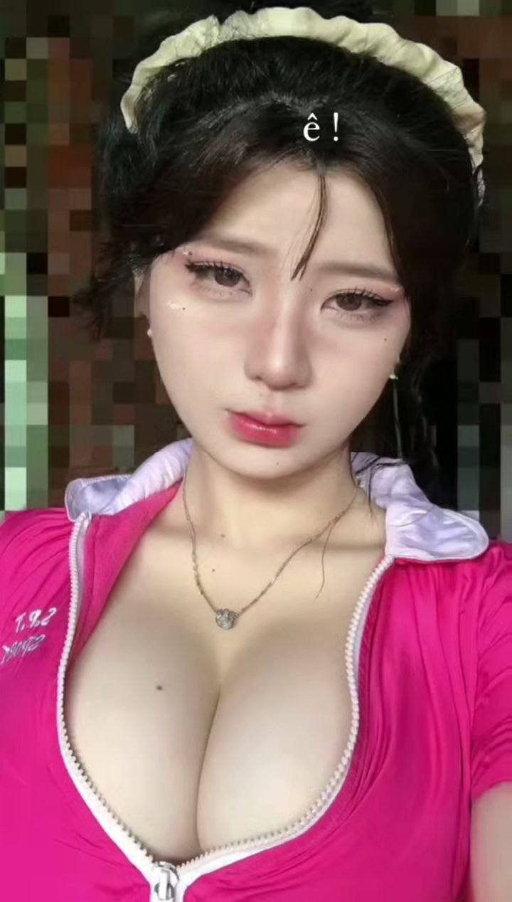 Ông trùm cắm sừng Hà Bắc bắt vợ, đeo kính tương phản con đĩ Xiaohui, máy ảnh tự sướng cầm tay 4P DV...
