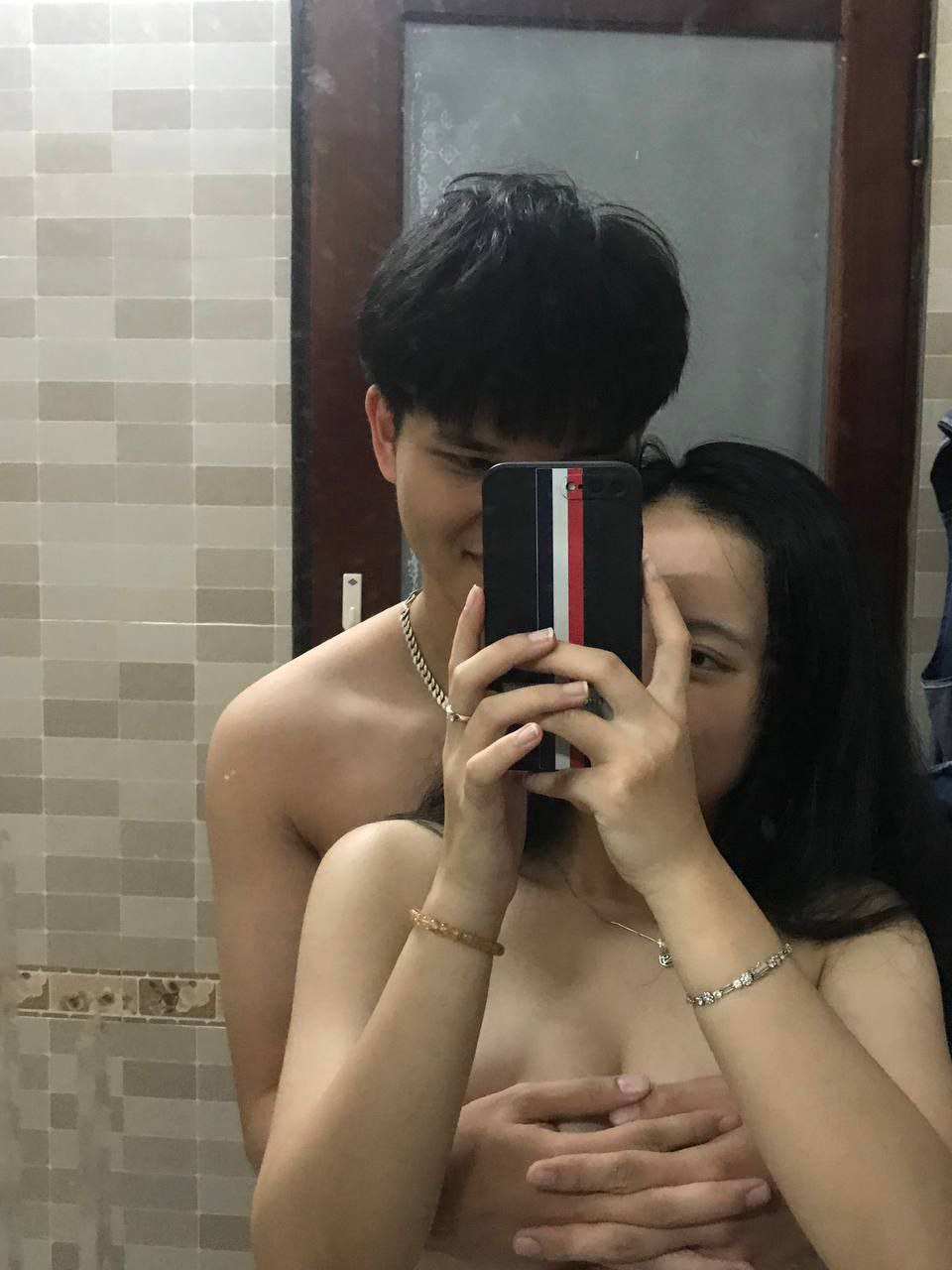 Vợ chất lượng cao không kiểm duyệt khu vực một, hai và ba khu vực không bị kẹt